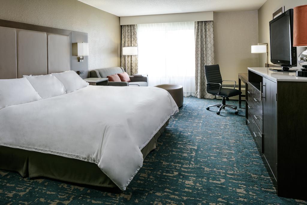 Holiday Inn Coralville - Iowa City By Ihg Exterior photo