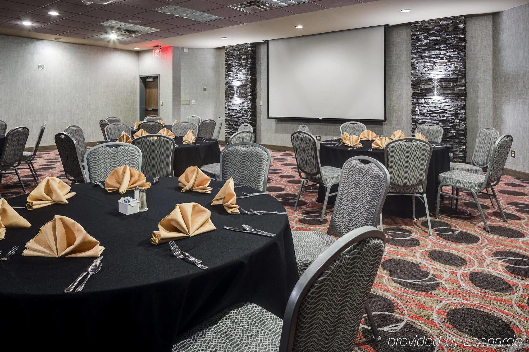 Holiday Inn Coralville - Iowa City By Ihg Exterior photo