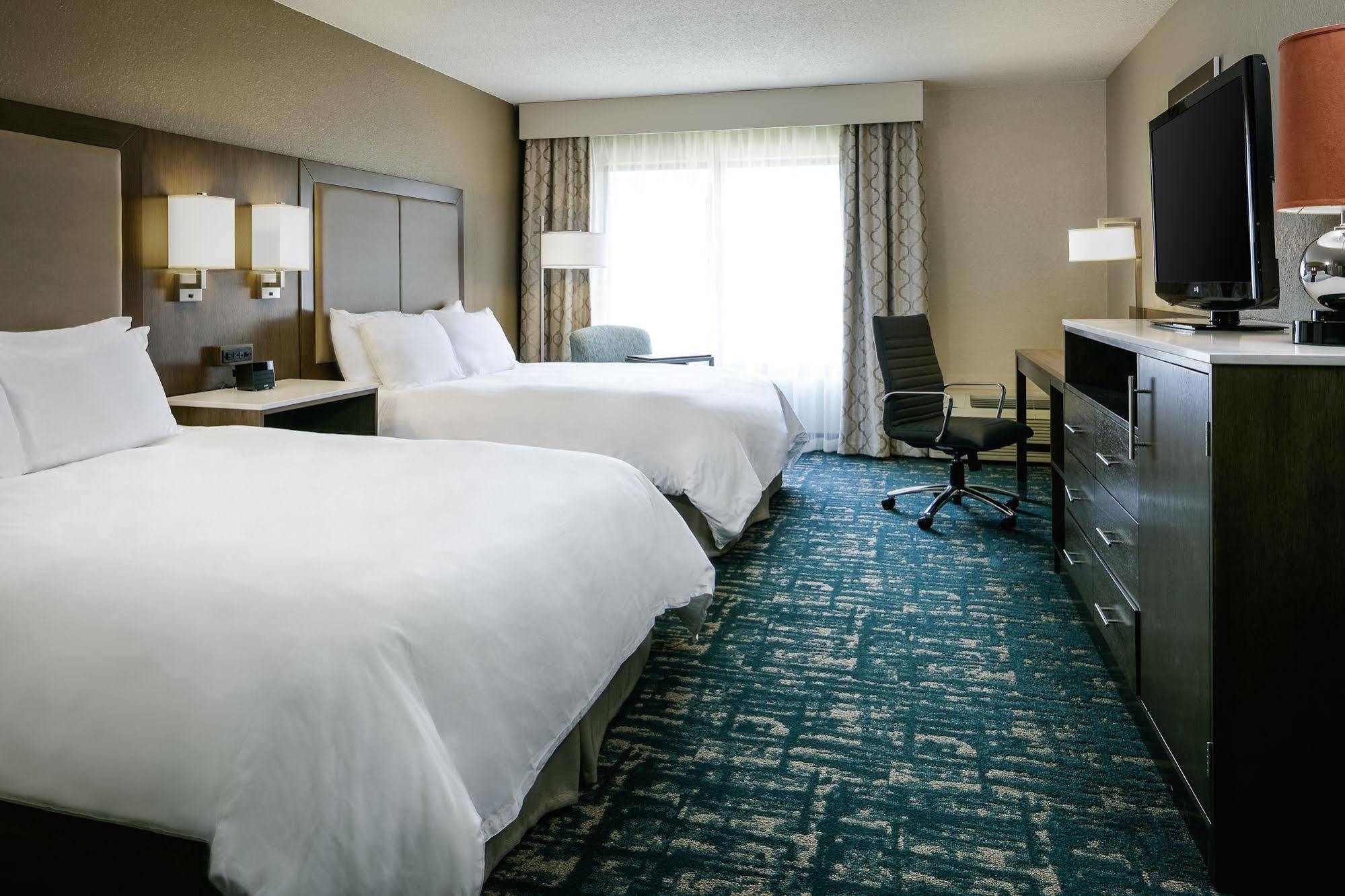 Holiday Inn Coralville - Iowa City By Ihg Exterior photo