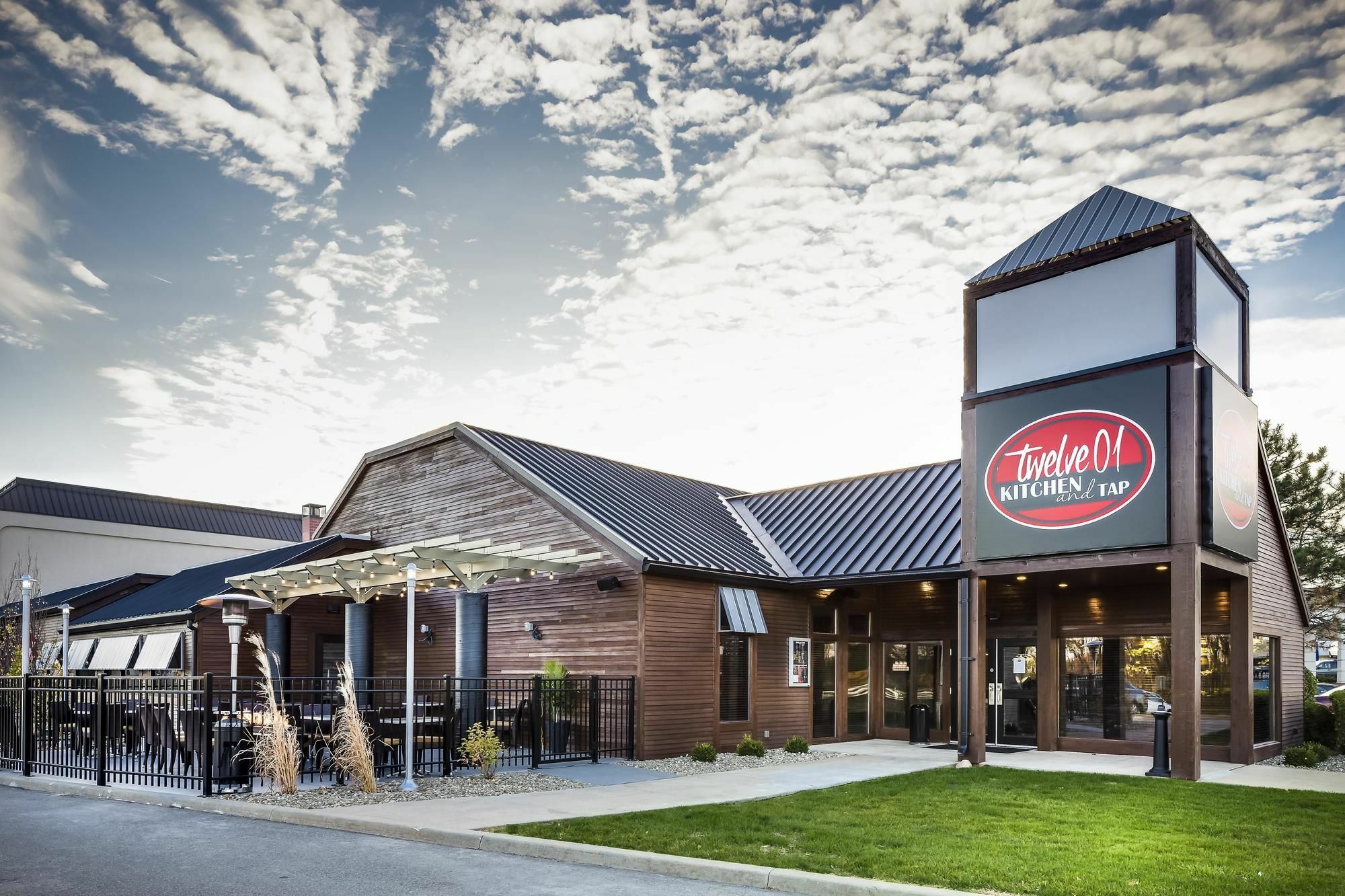 Holiday Inn Coralville - Iowa City By Ihg Exterior photo