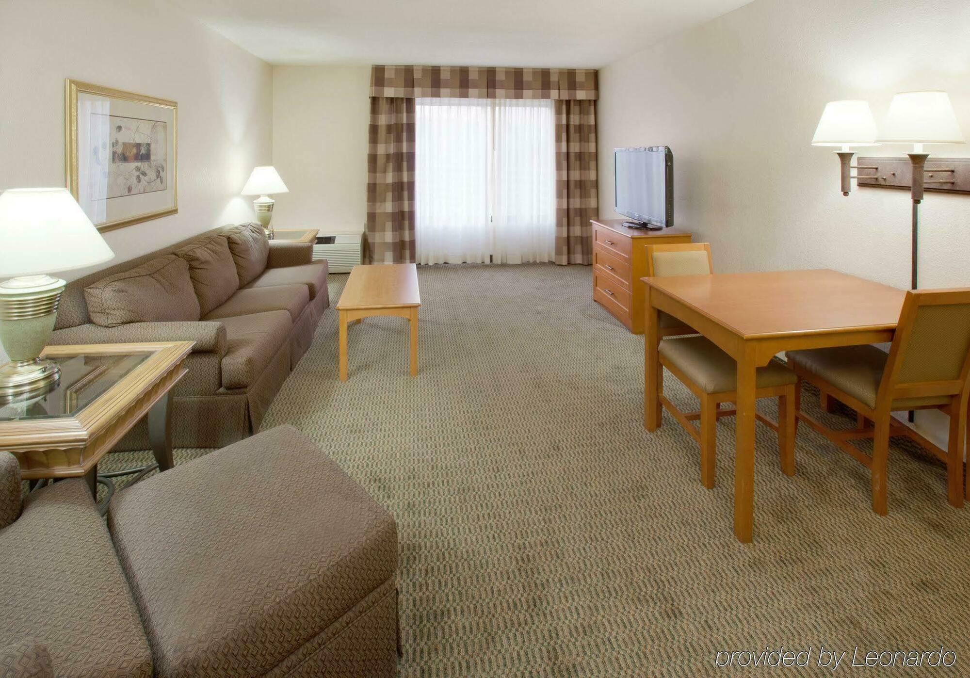 Holiday Inn Coralville - Iowa City By Ihg Exterior photo