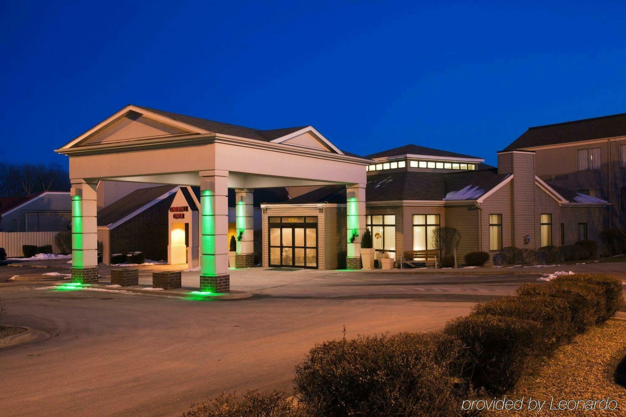 Holiday Inn Coralville - Iowa City By Ihg Exterior photo